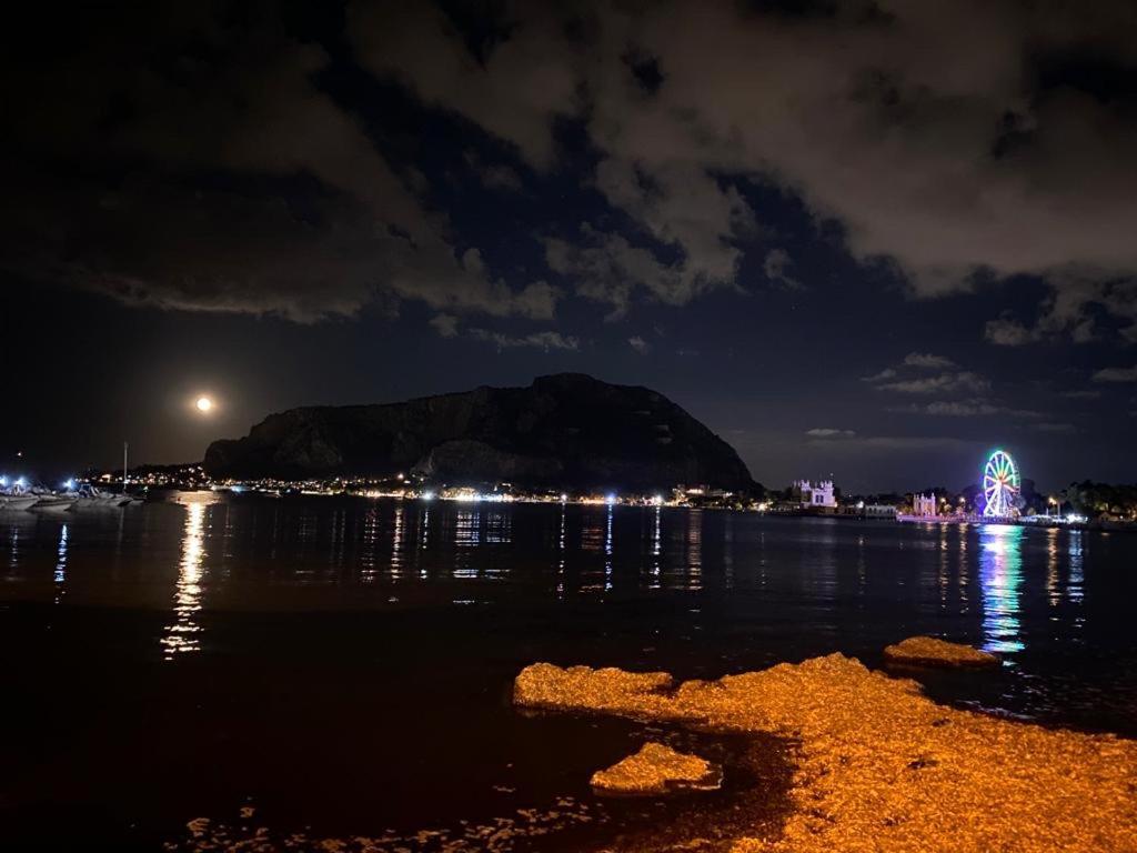 The White Sail - Mondello Apartment With Terrace - Casa Di Vincenzo E Andrea Екстер'єр фото